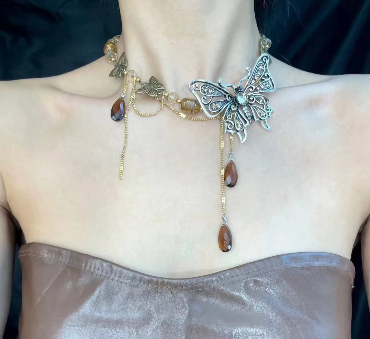 Brown Amber Beaded Butterfly High-grade Cold Necklaces