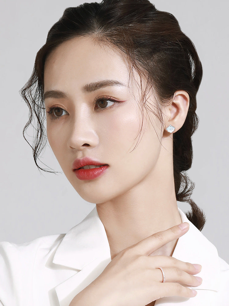 Broadcast One Quilt Female White Shell Earrings