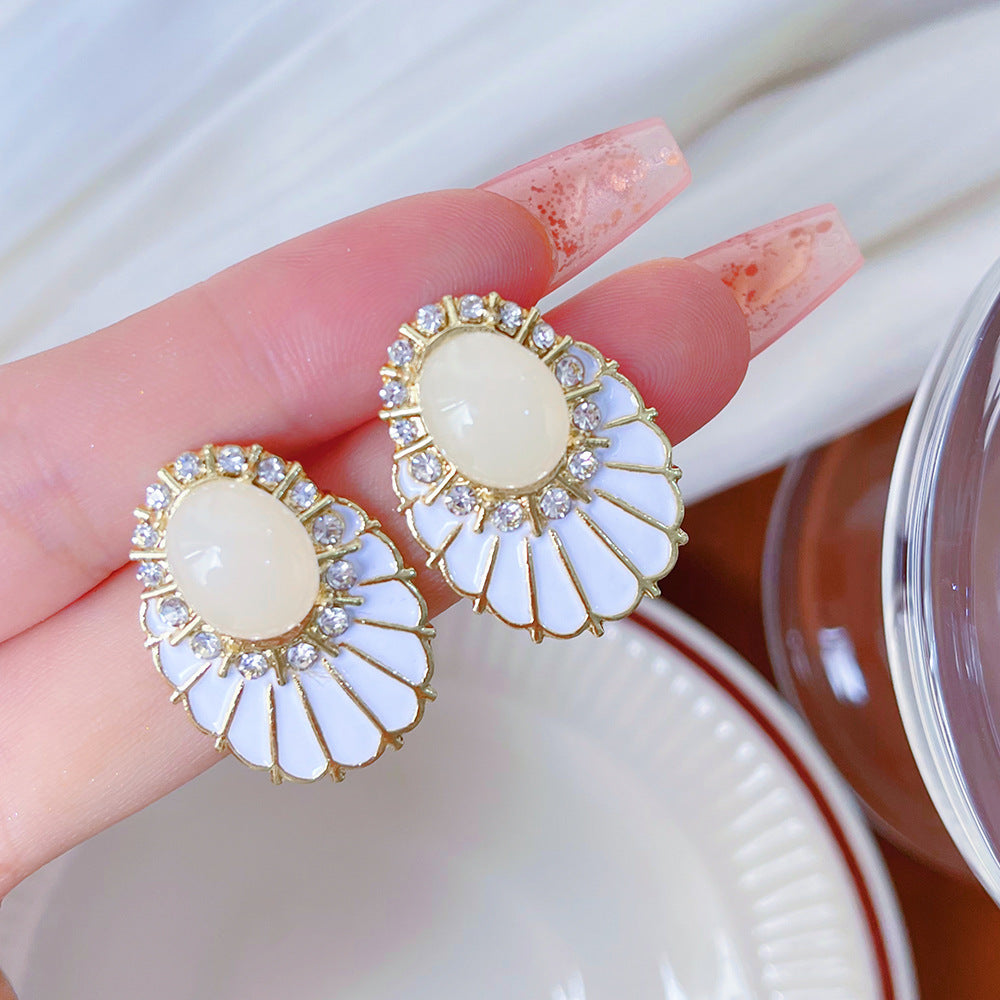 Women's Exquisite Oval Niche Design Retro Style Earrings