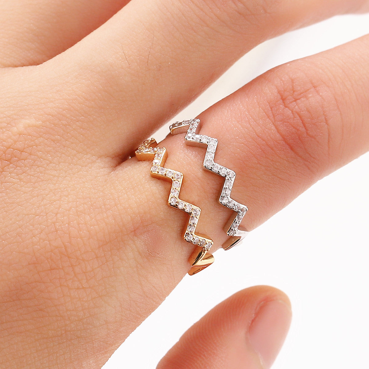 Single-layer Wave Z-shaped Micro Inlaid Zircon Temperament Rings