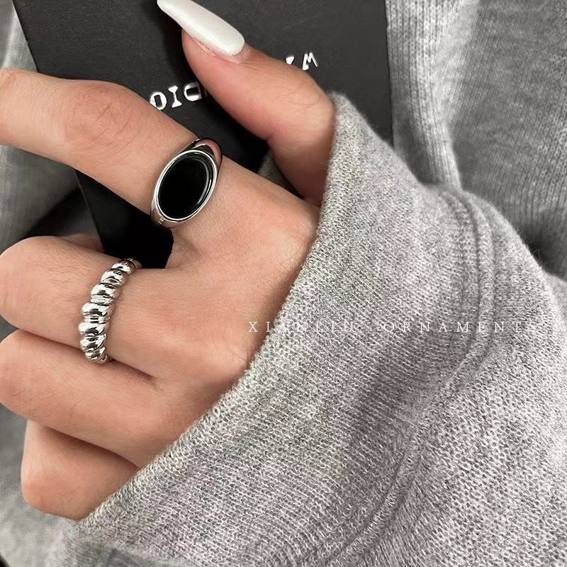 Women's & Men's Retro Black Twist Design Light Luxury Cold Style Simple Fashion Ring