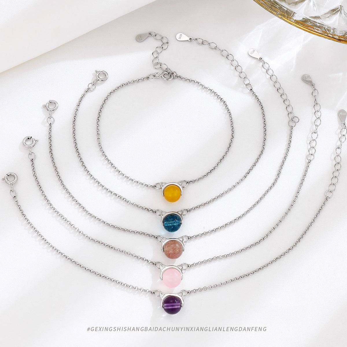 Damen-Armbänder aus Sterlingsilber mit süßer Katze und Kristall, temperamentvoll, Minderheit, hoch
