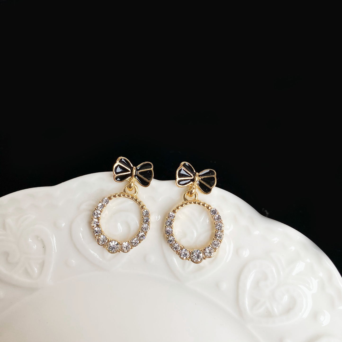 Women's Trendy Bow Diamond Round Fresh Fashion Elegant Earrings