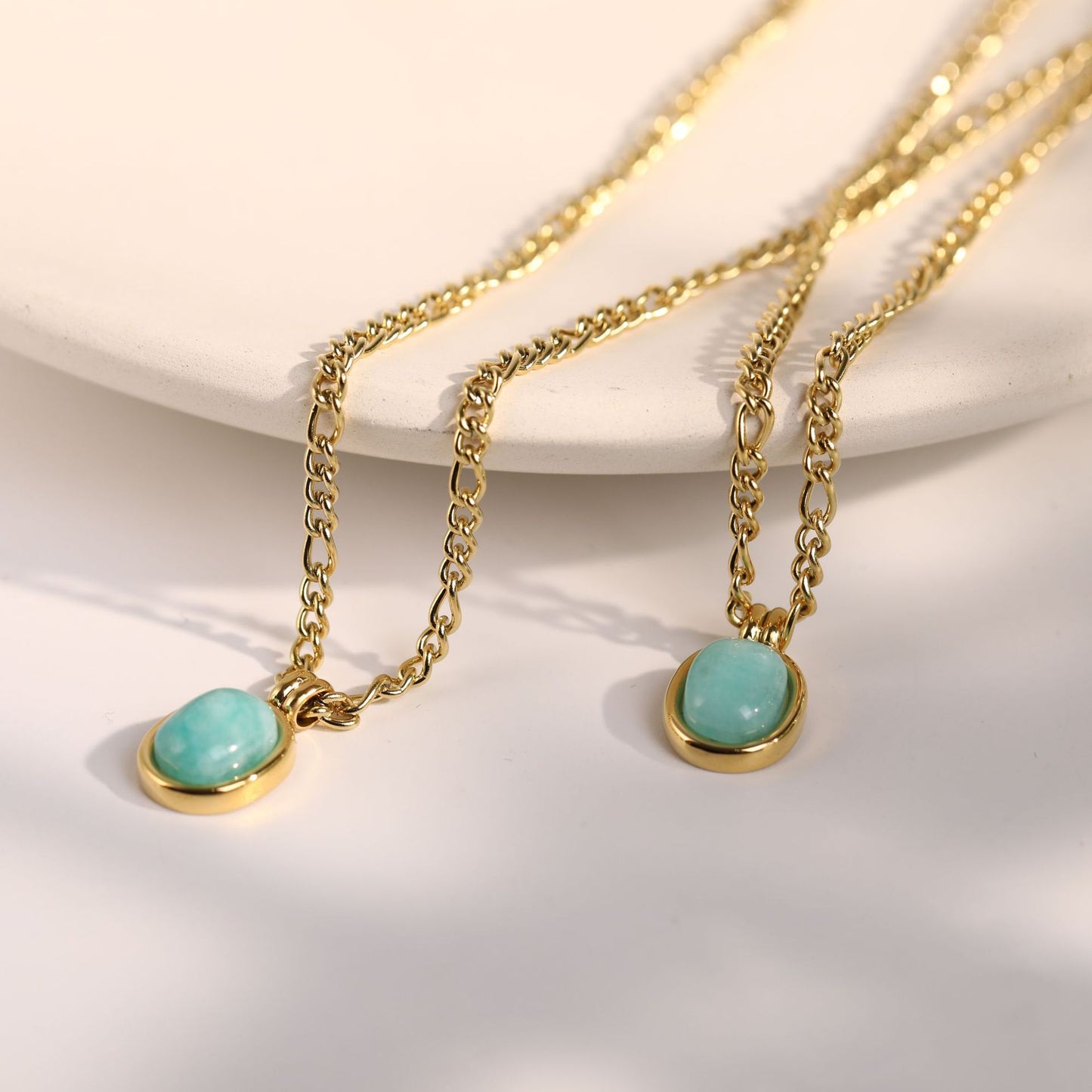 Green Roman Natural Stone Oval Ite Necklaces