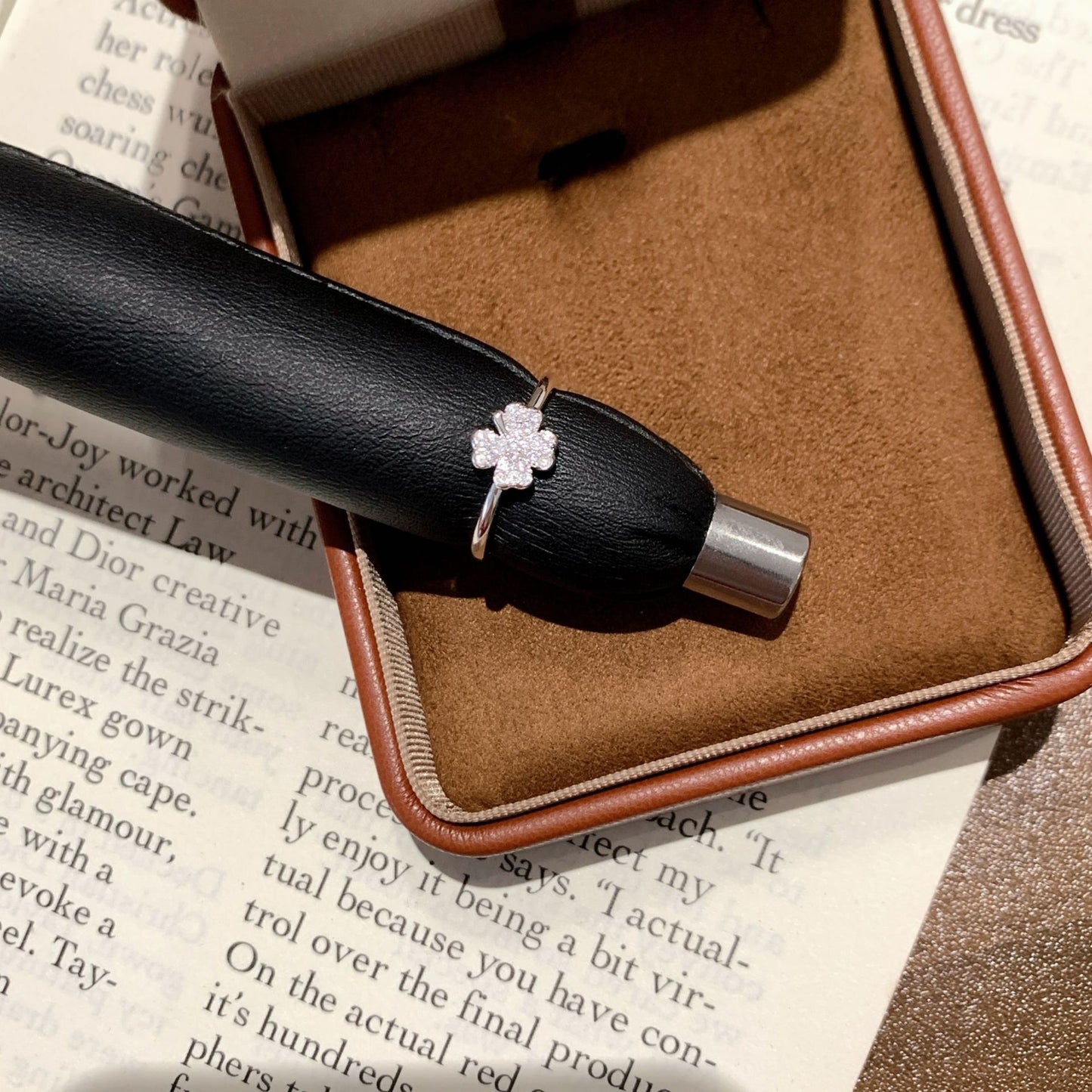 Niche Design Graceful Fashionable Twin Opening Index Rings