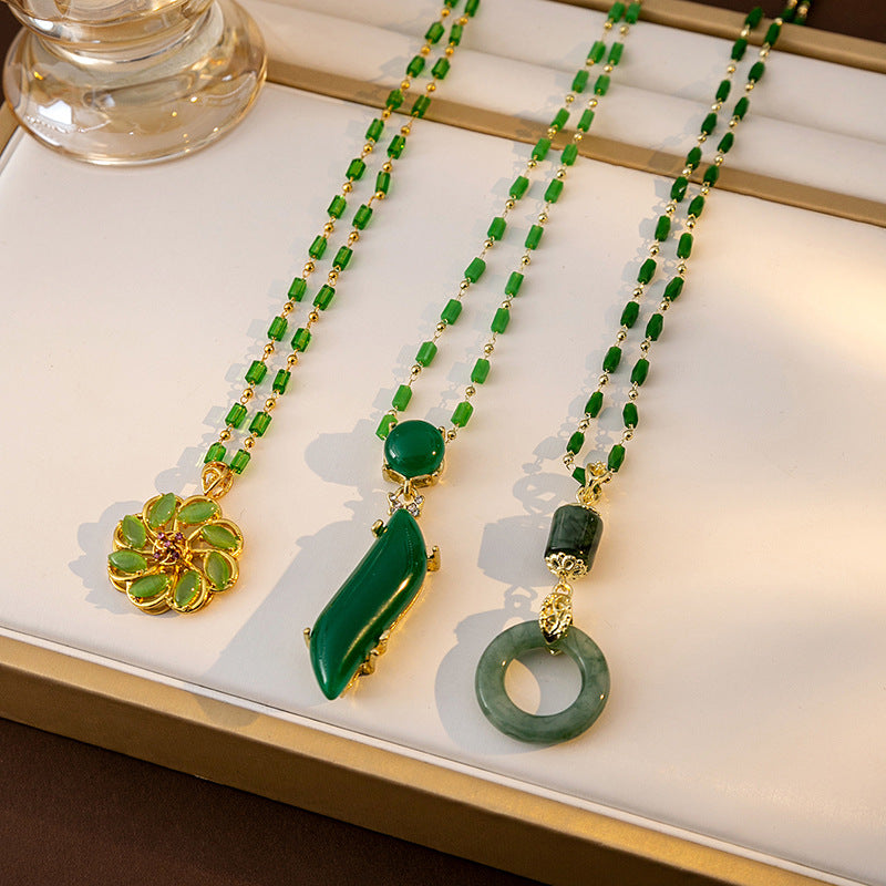 Colliers rétro en bambou avec boucle de paix et dégradé d'émeraude pour femmes