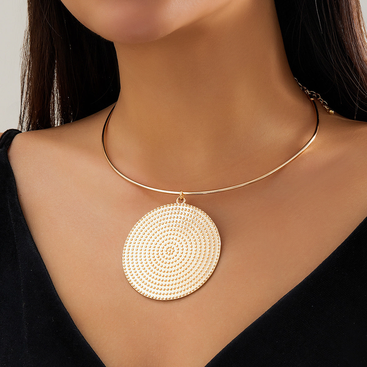Exaggerated Diameter Big Round Slice Pendant Cold Necklaces