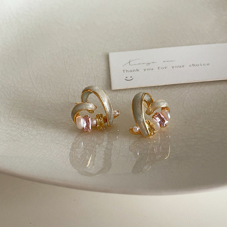Women's Pearl Drop Oil Love Heart Design Sense Niche Earrings
