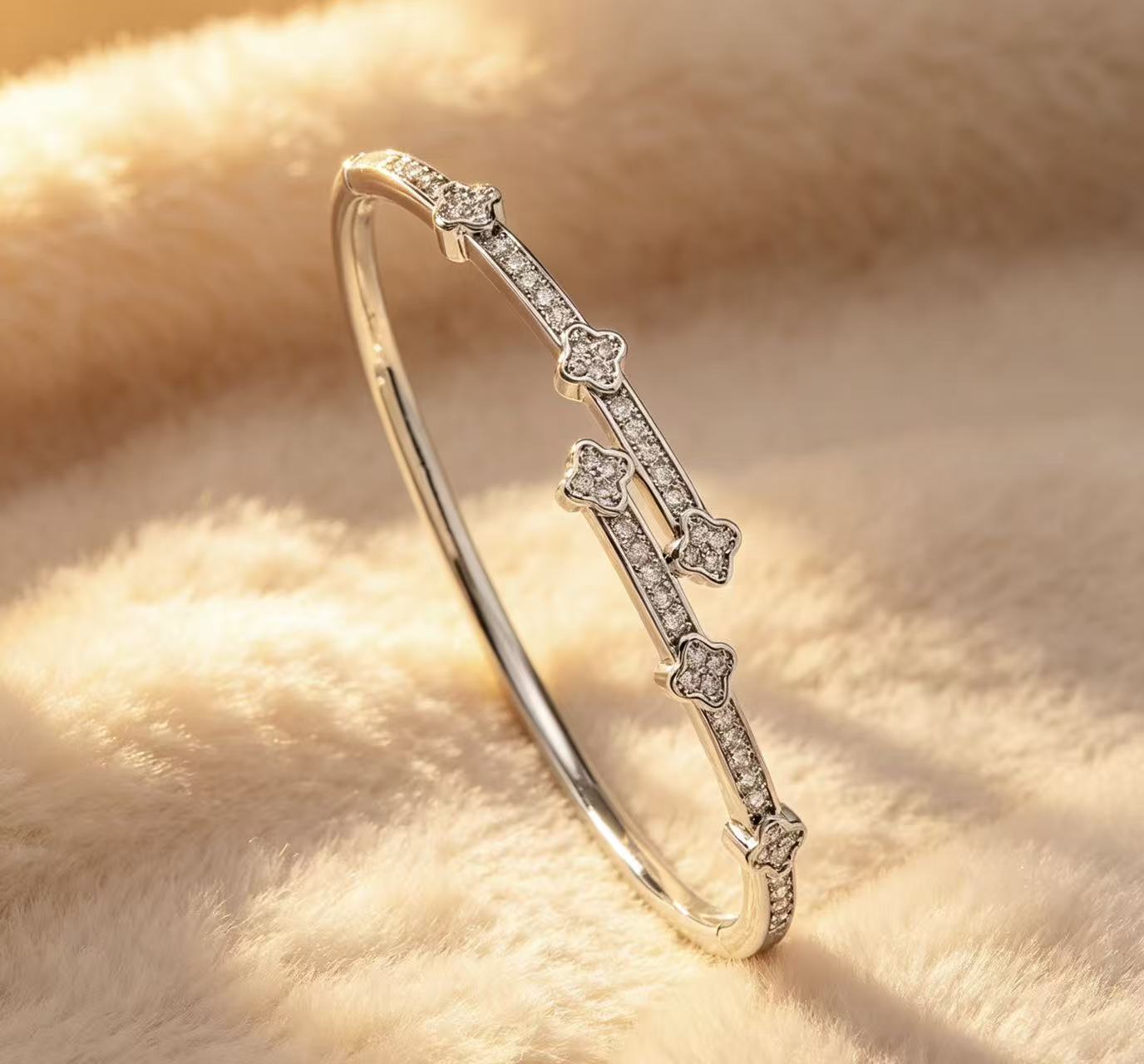 Korean Style Grass Diamond Clover Design Light Luxury High Sense Bracelets