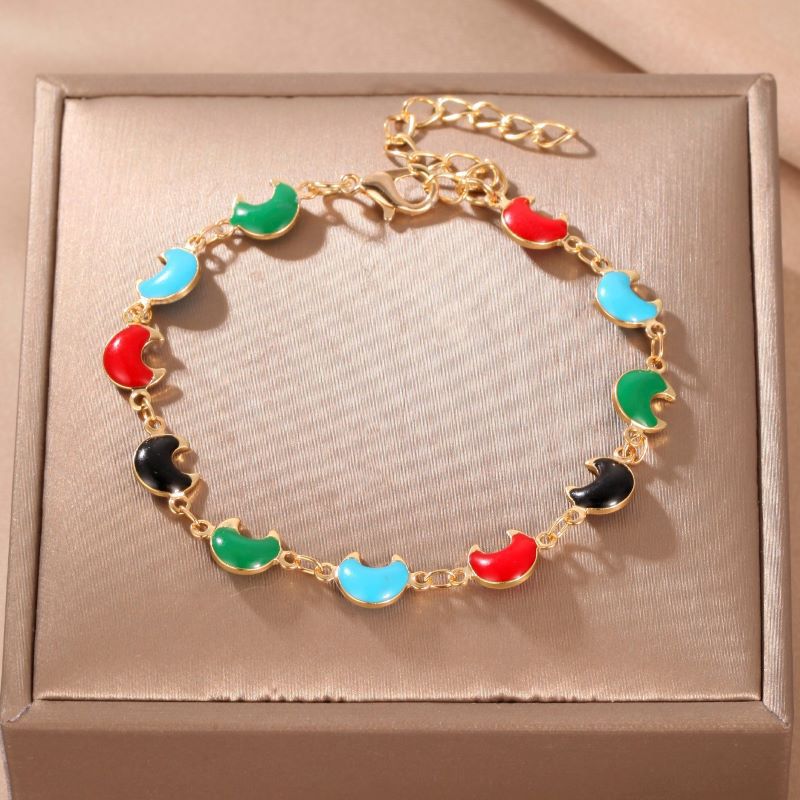 Loving Heart Multicolor Cutout Circle Diamond Bracelets