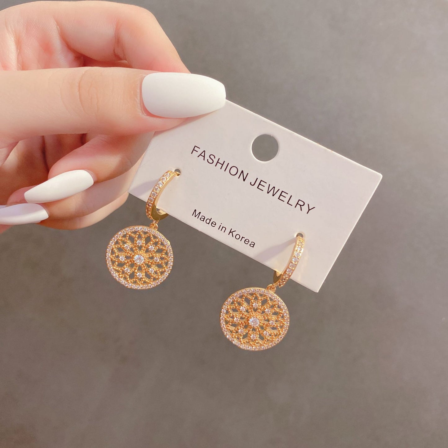 Female Simple Graceful Metal Quality Street Earrings