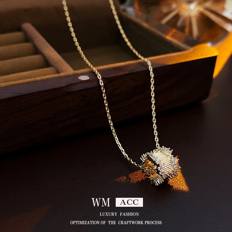 Colliers à pendentif vert en diamant étincelant à la mode, colliers à sens digne