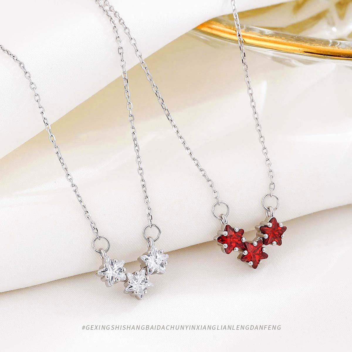 Sier Red Diamond Five-Pointed Star Light Luxus-Minderheitshalsketten