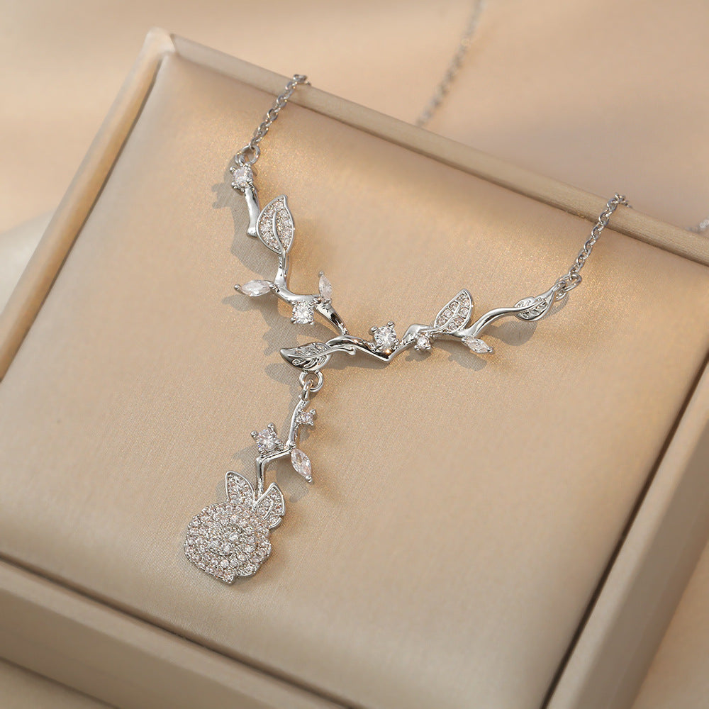 Women's Temperament Jardin Monet Rose Super Classic Necklaces