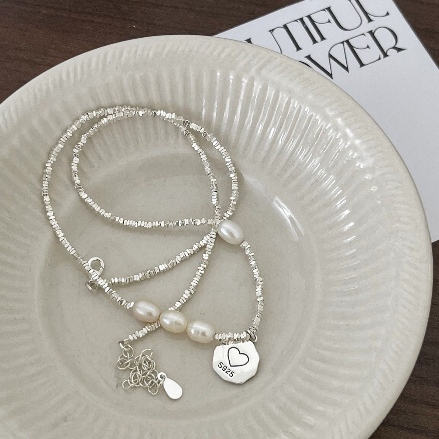 Colliers de haute qualité pour femmes, petits morceaux de perles, Design de Niche