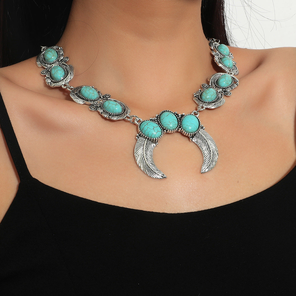 Colliers minoritaires tibétains turquoise vintage de Lhasa au Népal