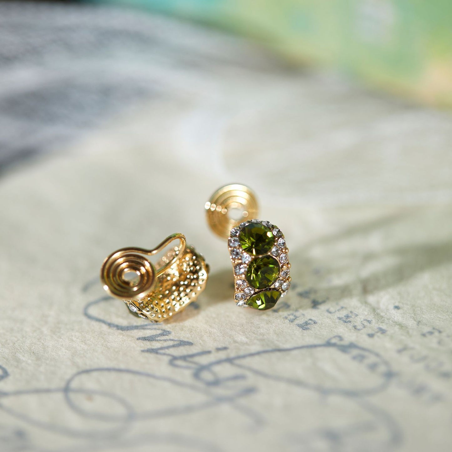 Bobine de moustique à Clip blanc quotidien en Zircon, sans boucles d'oreilles