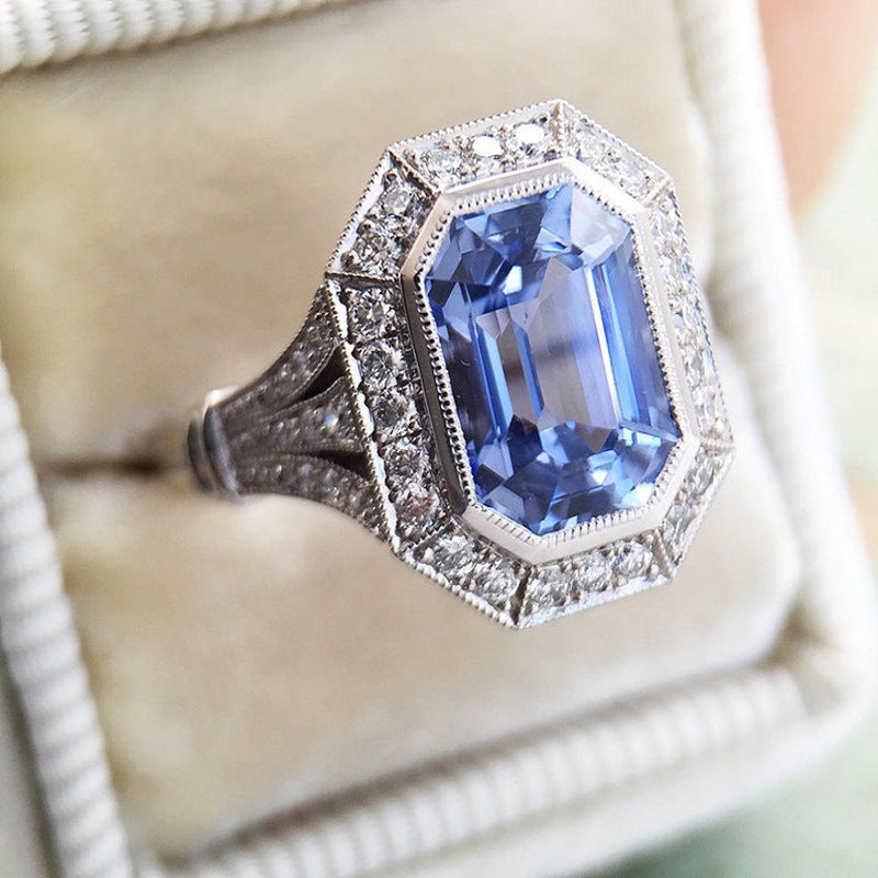Women's French Royal Style Rich Long Hexagon Rings