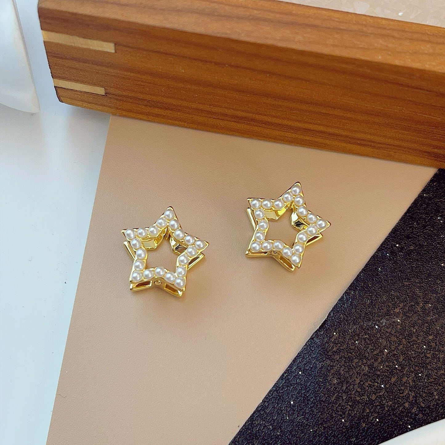 Women's Small And Exquisite Pearl Five-pointed Star Earrings