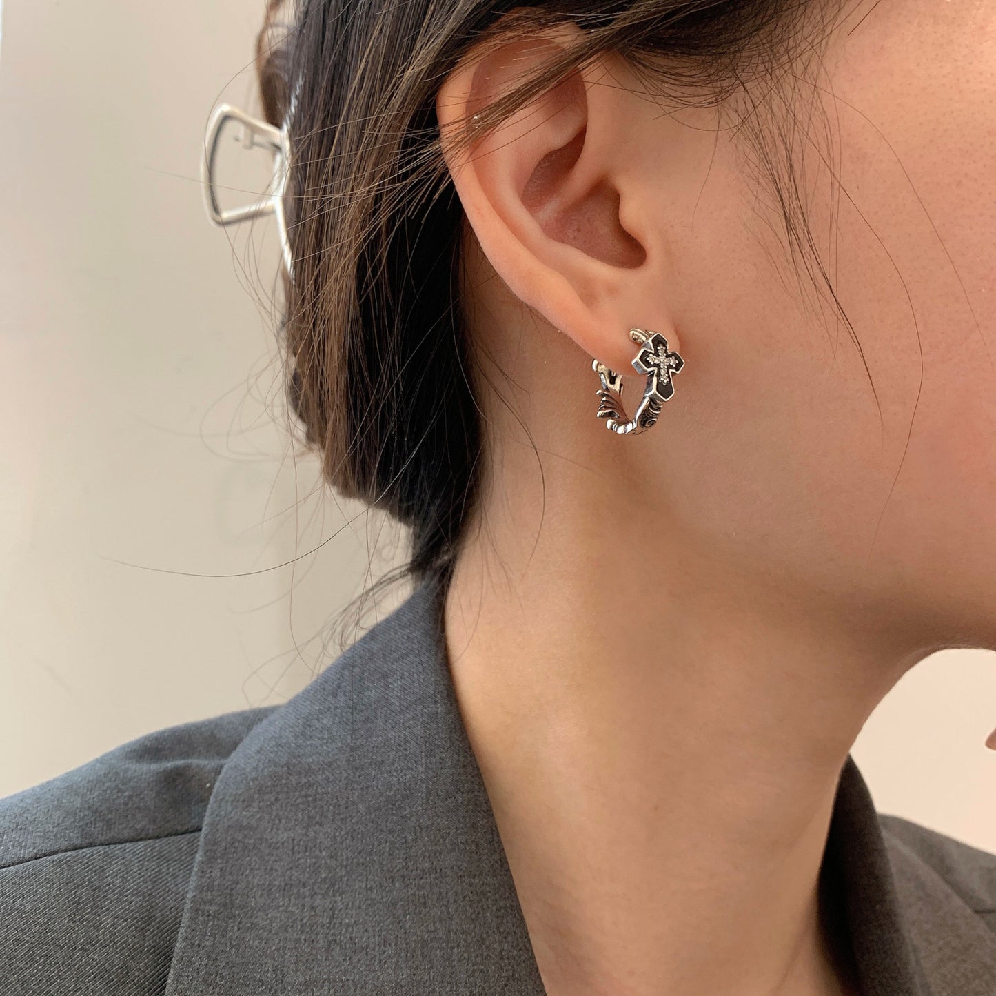 Boucles d'oreilles de luxe abordables pour femmes, croix pour Design, personnalité