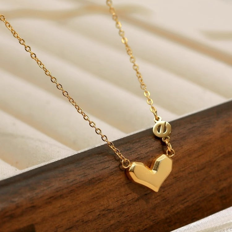 Wholeheartedly Female Geometric Three-dimensional Heart Clavicle Necklaces