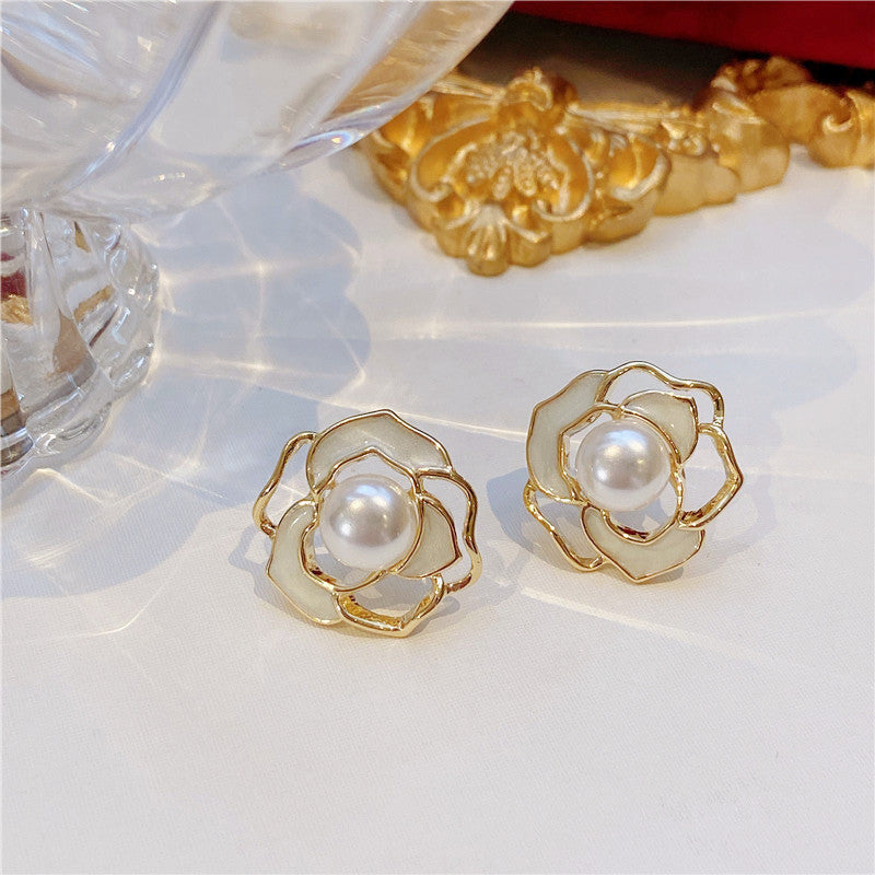 Women's Classic Camellia Pearl Sterling Sier Mother Shell Retro Simple Earrings