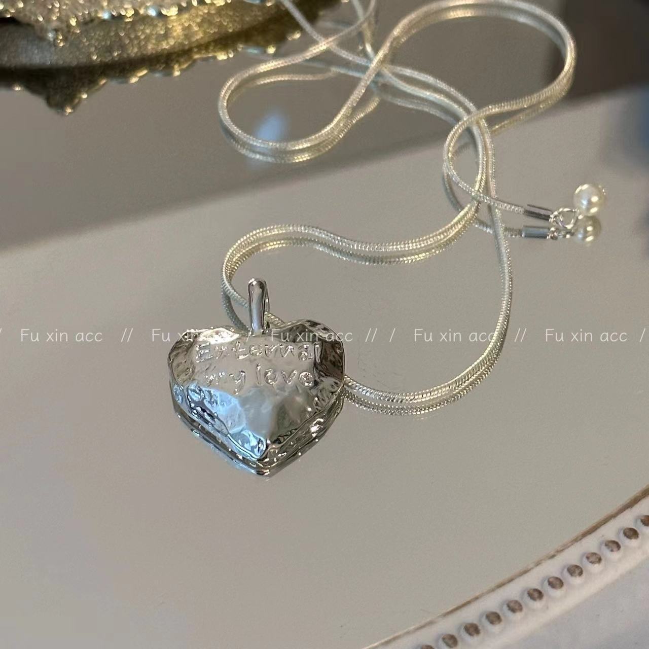Pattern Metal Female With Hearts Freshwater Pearl Necklaces