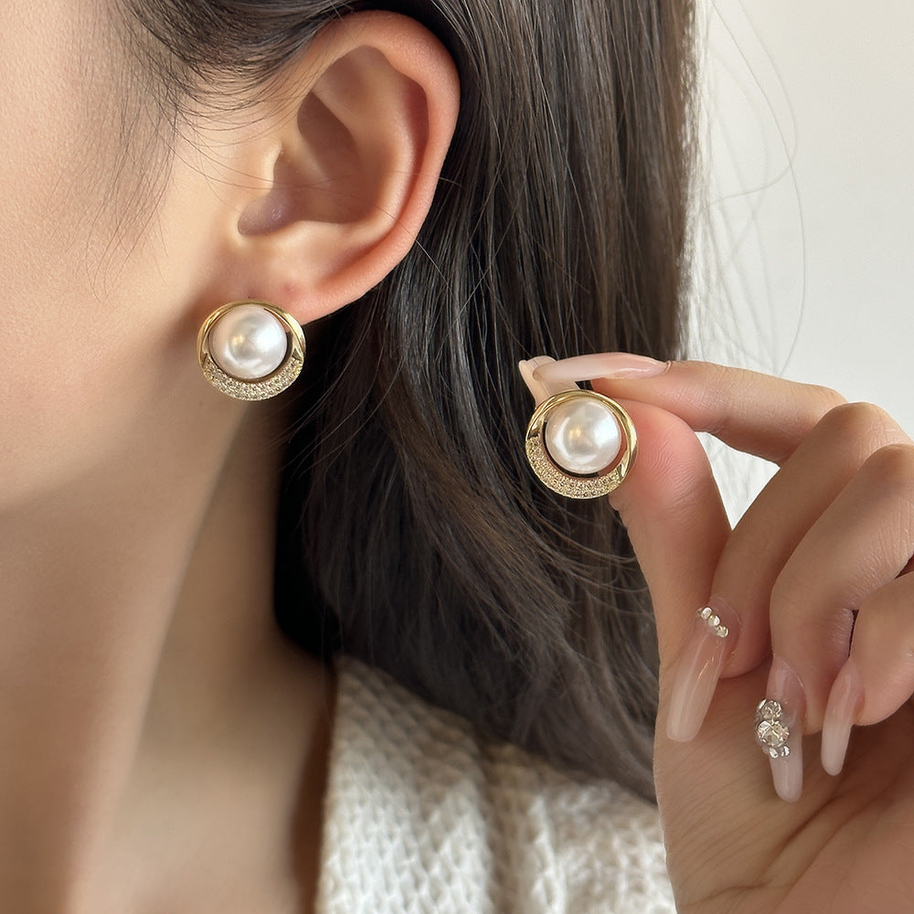 Design Pearl Grace Lady Style Simple Earrings