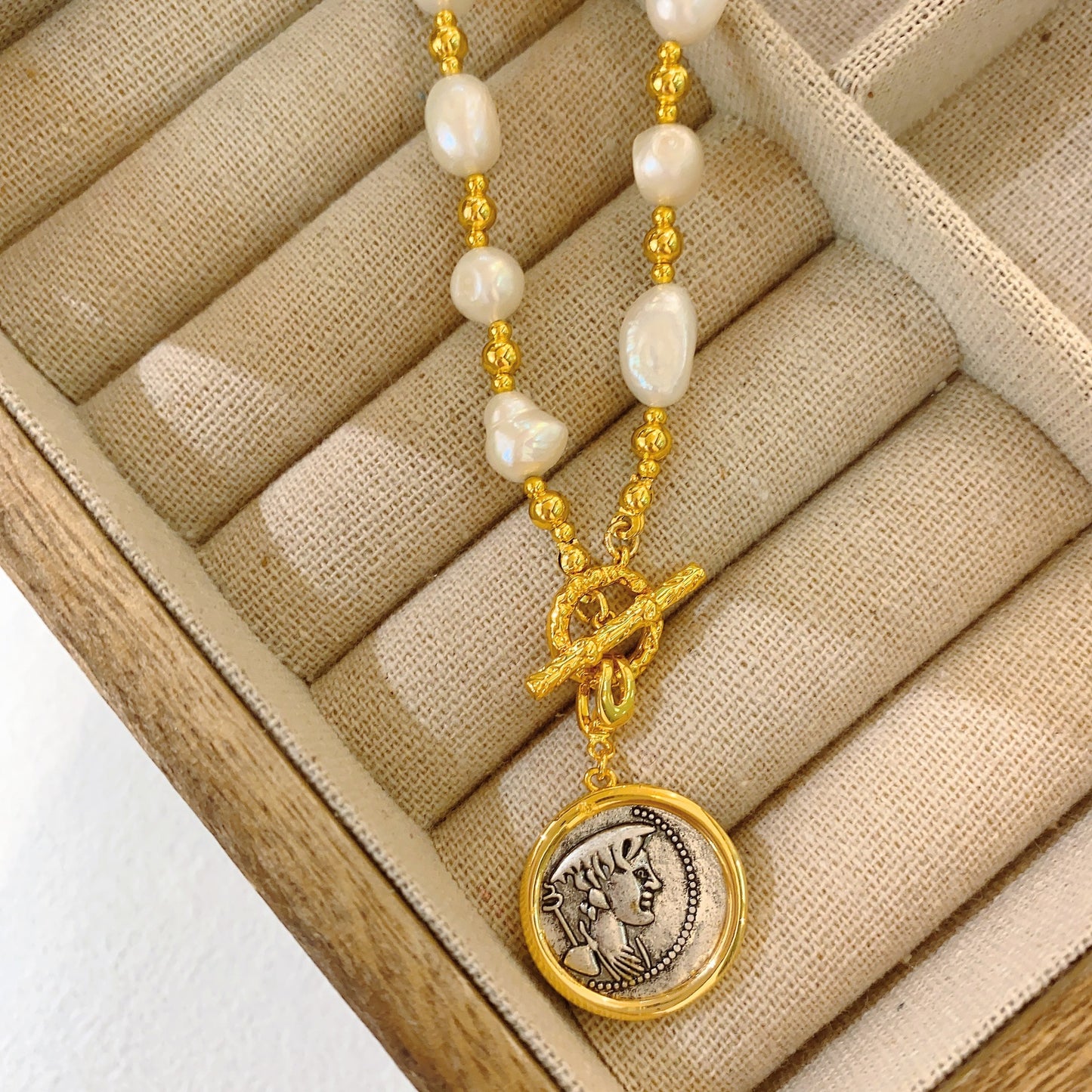 Female Winter Gold Coin Pendant Clavicle Necklaces