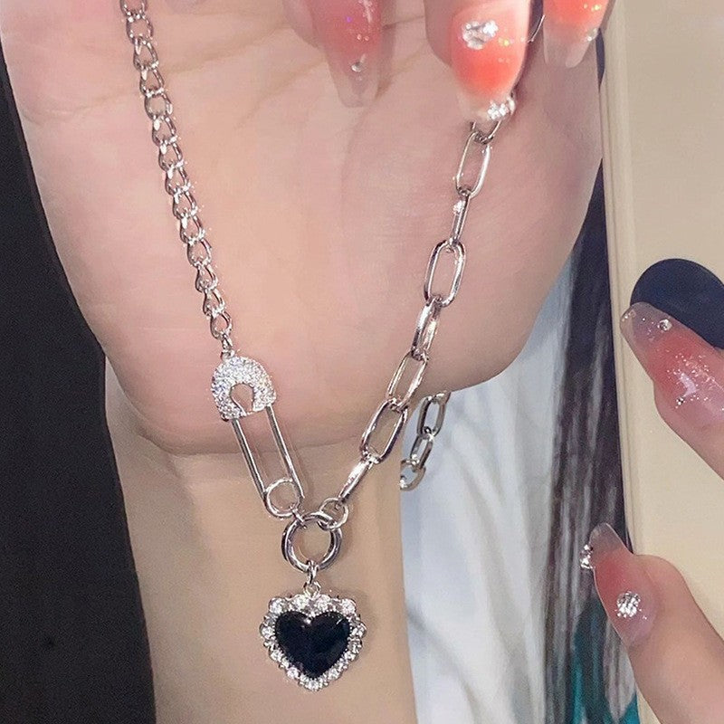 Black Heart-shaped Female Pin Personality Fashion Vintage Sweater Necklaces