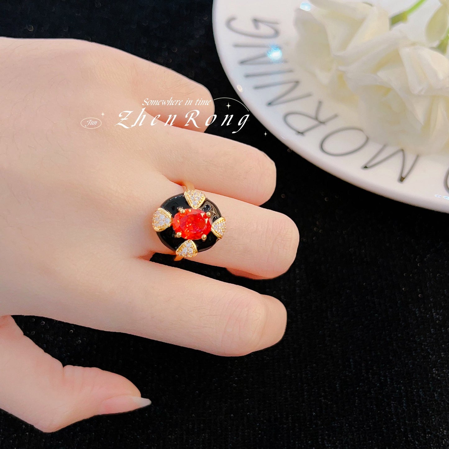 Women's High-grade Agate Olivine Temperament Style Emerald Rings