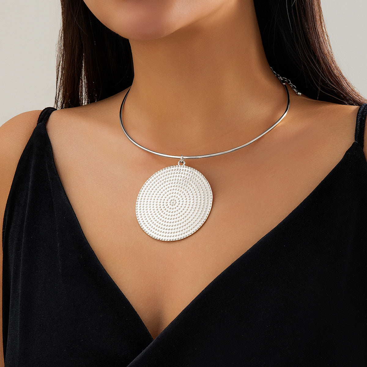 Exaggerated Diameter Big Round Slice Pendant Cold Necklaces
