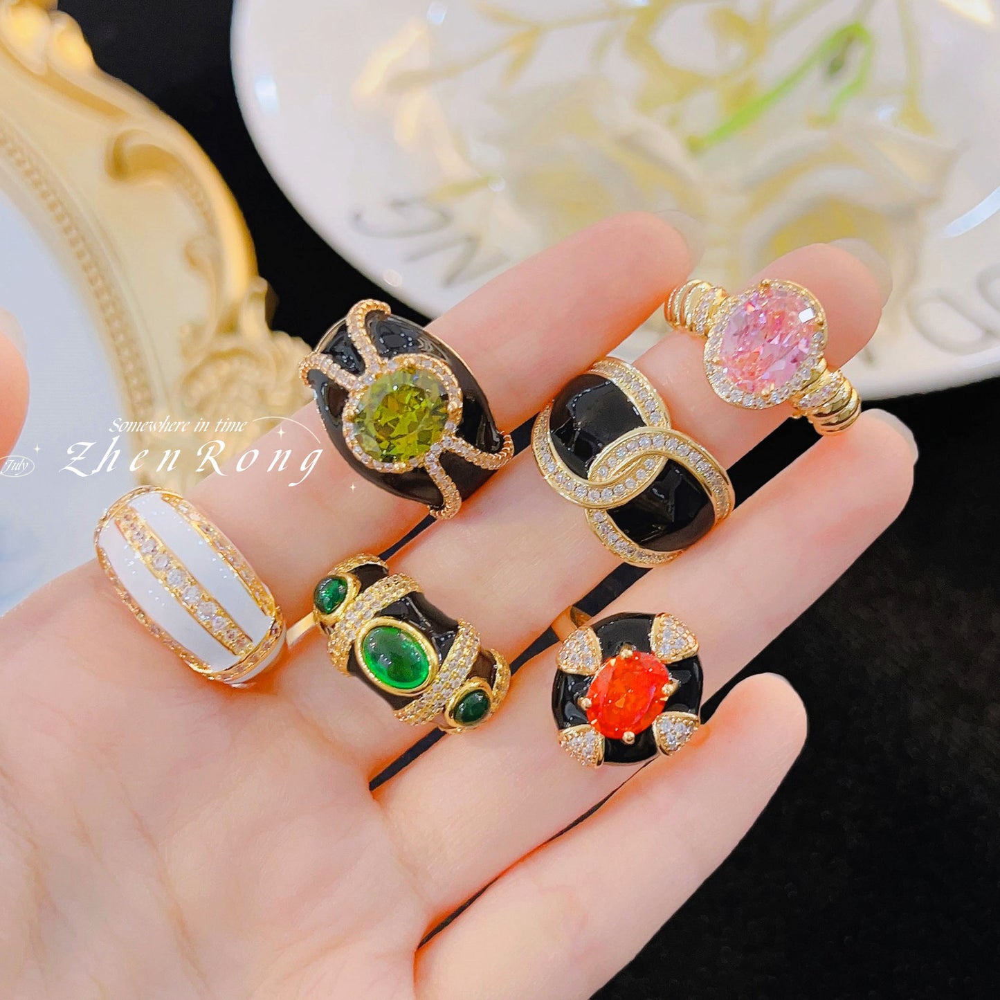 Women's High-grade Agate Olivine Temperament Style Emerald Rings