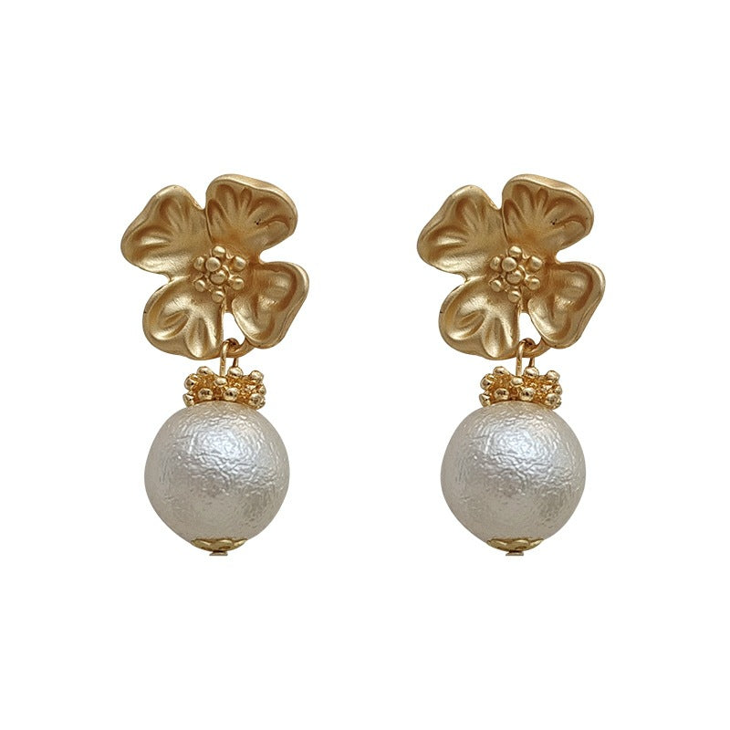 Golden Flower Texture Pearl Female Niche Earrings