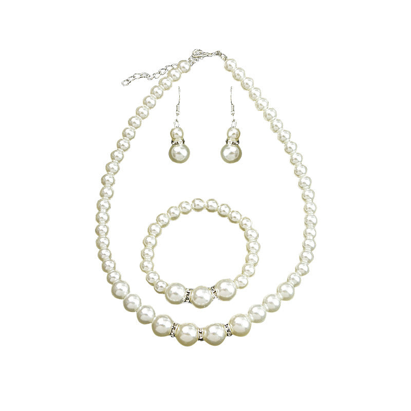 Ensemble de trois pièces de perles, colliers d'accessoires simples de personnalité gracieuse