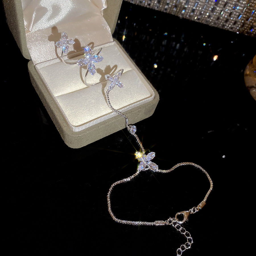 Women's Zircon Round Flower One-piece Light Luxury High-grade Design Sense Niche Bracelets