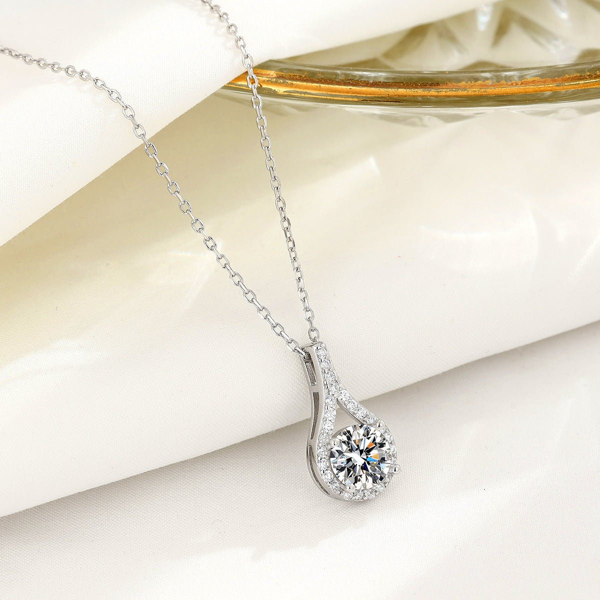 Elegant Diamond Water Drop Temperamental Minority Necklaces