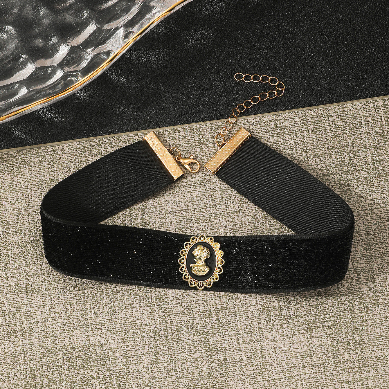 Women's Style Vintage Court Cartoon Princess Beauty Head Necklaces