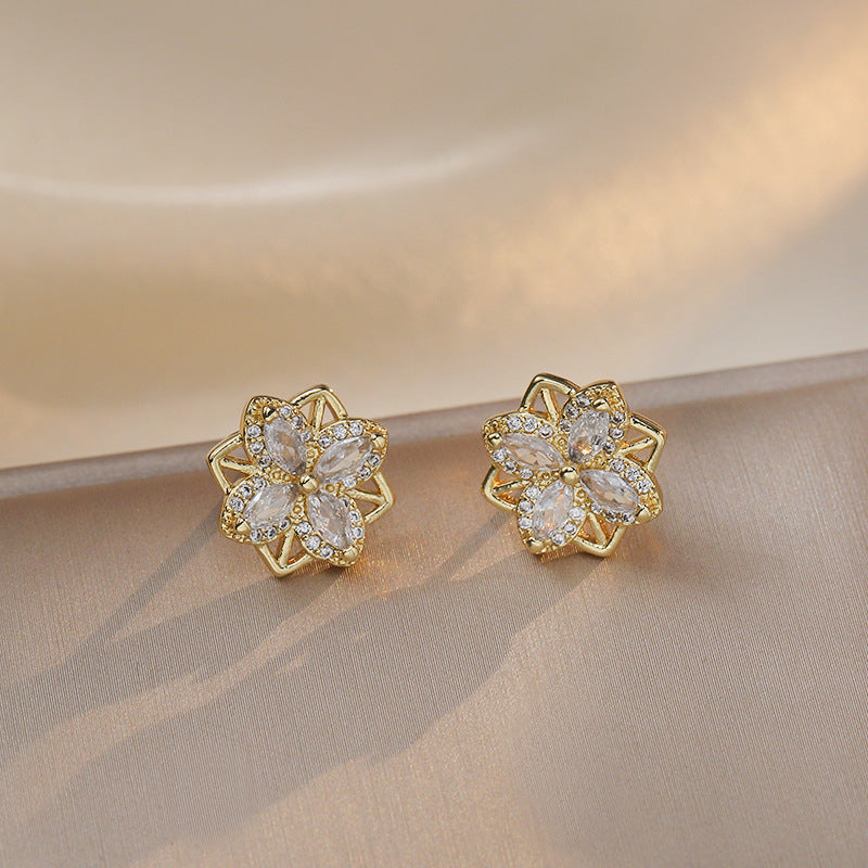 Women's Special Interest Light Luxury Design Pendant Elegant Necklaces