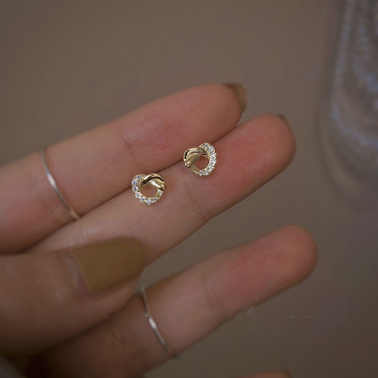 Sier herzförmige Diamant-einfache liebevolle Herzohrringe