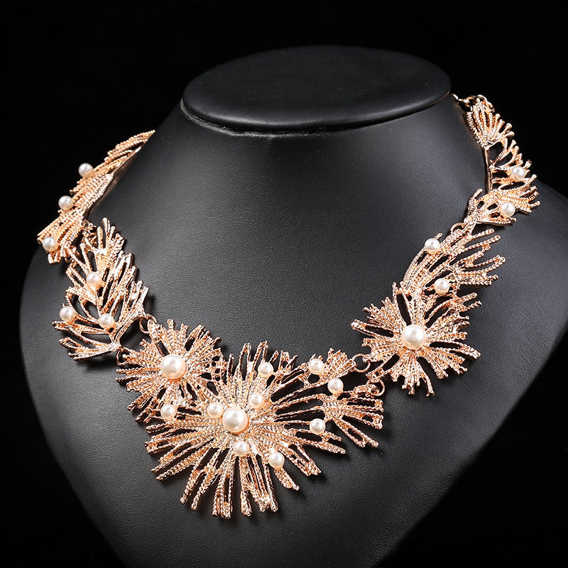 Suit Geometric Retro Exaggerated Alloy Inlaid Necklaces