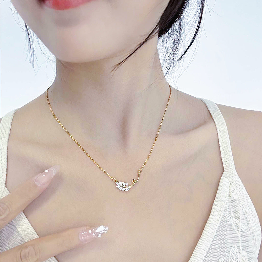 Women's Light Luxury Leaves Titanium Steel Fashion Necklaces