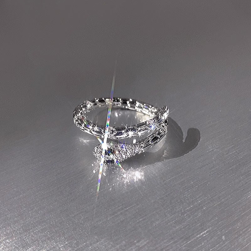 Women's & Men's Snake Female Design High-grade Couple Snake-shaped Fashion Personalized Index Rings