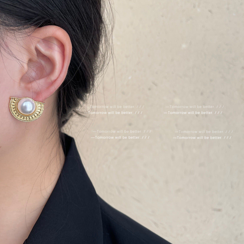 Women's Style Elegant Pearl Niche High-grade Fashion Ear Retro Earrings