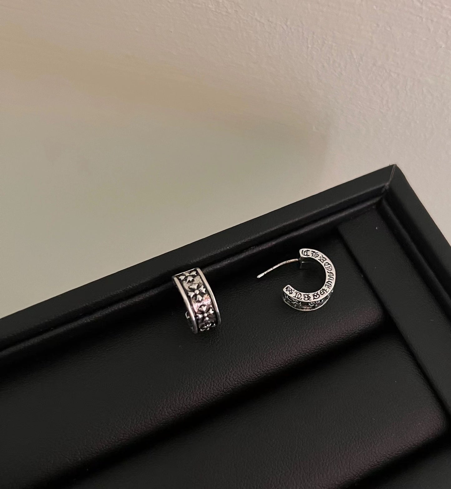 Dowager Saturn Heart Heart-shaped Ear Clip Earrings