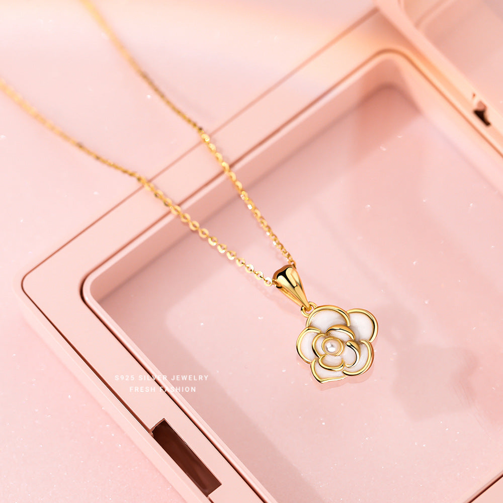 Women's Camellia Epoxy Light Luxury Elegant Shell Bead Necklaces