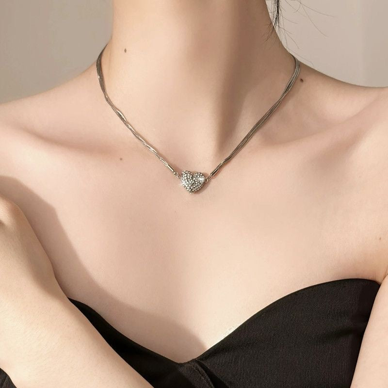 Women's High-grade Heart-shaped Magnetic For Niche Design Necklaces
