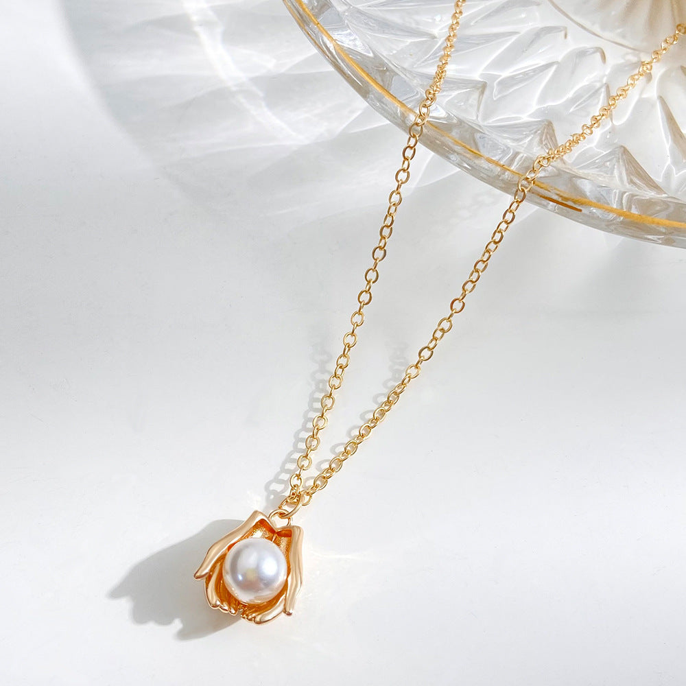 Women's Palm Pearl Retro Fashion Creative Clavicle Chain Necklaces