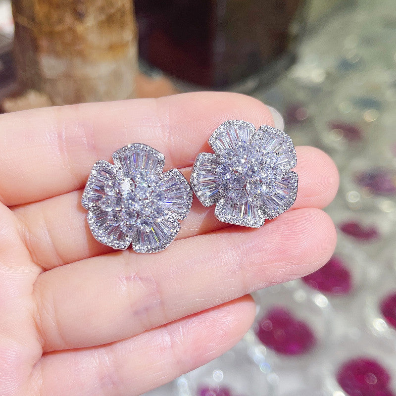 Green Inlaid Camellia Style Ear Niche Personality Design High-grade Stud Earrings