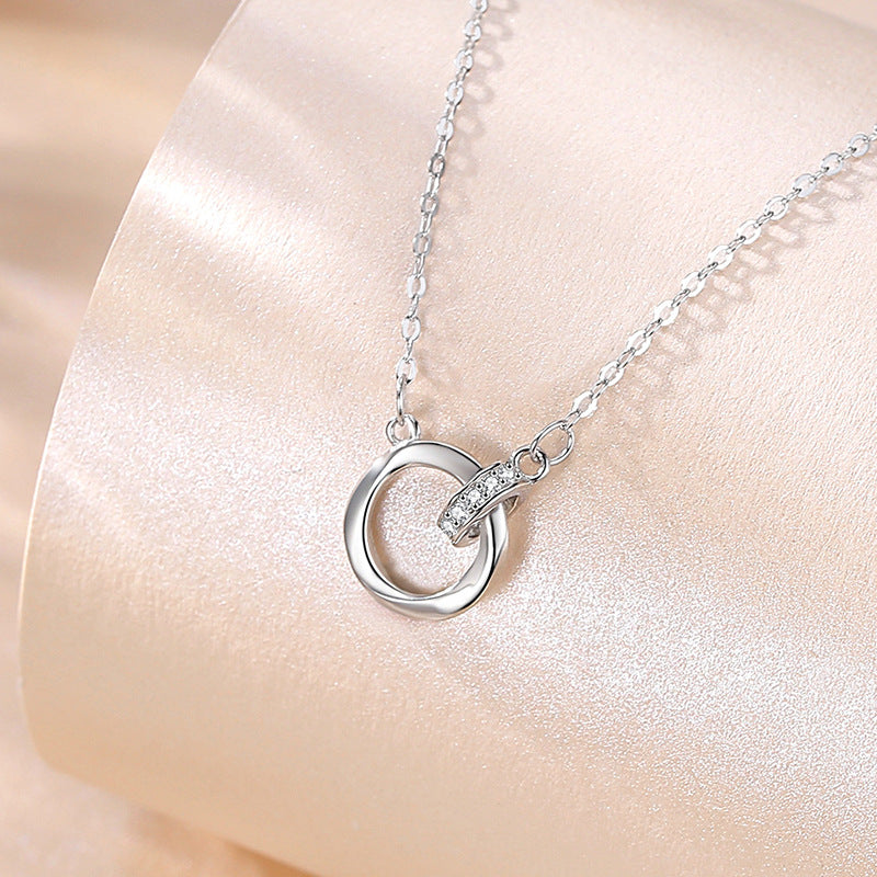 Colliers pour femmes en or rose avec boucle ronde et double diamant incrusté de clavicule courte